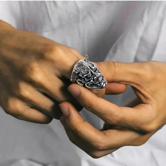 Stainless steel bold large devil statement ring - Picture 1 of 10